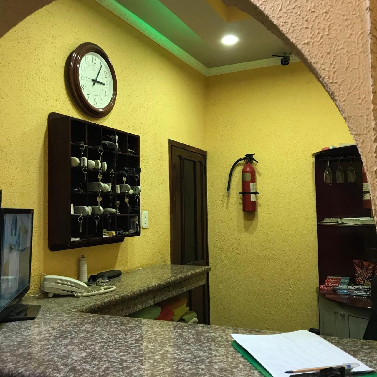 Hostal Puerto Azul 만타 외부 사진