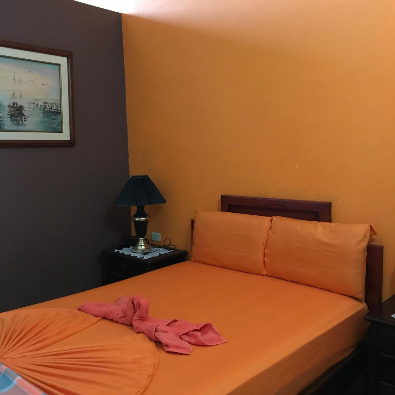 Hostal Puerto Azul 만타 외부 사진