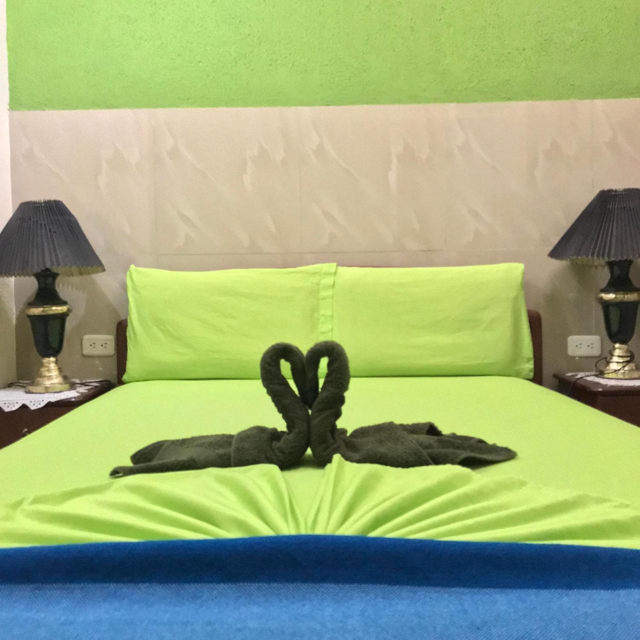 Hostal Puerto Azul 만타 외부 사진